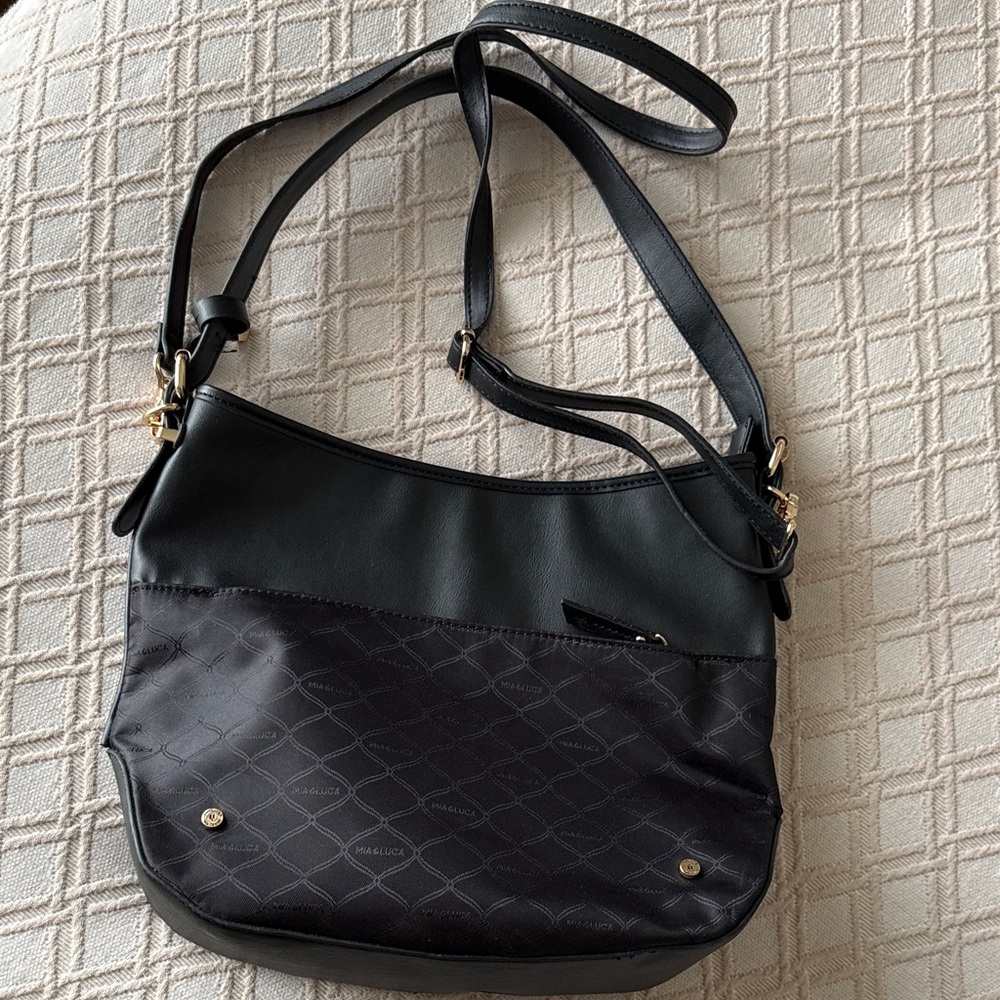 Black Women’s Shoulder Bag - Classic Crossbody Tote